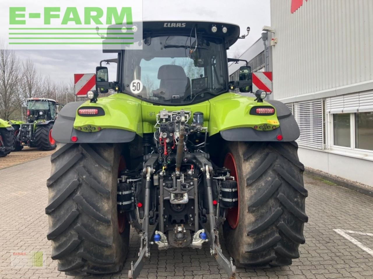 Farm tractor CLAAS axion 870 cmatic: picture 4