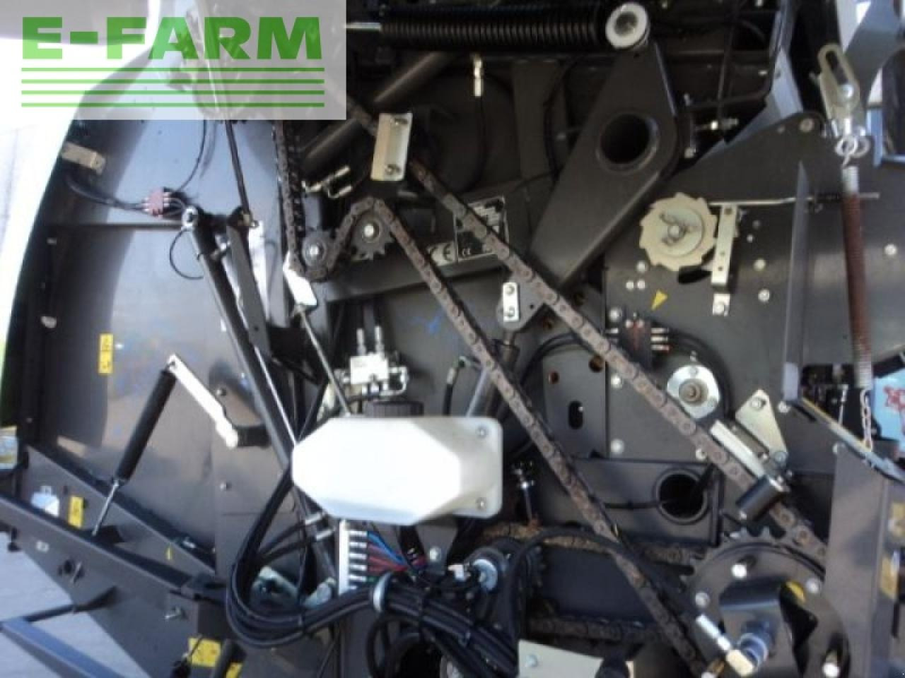 Farm tractor CLAAS variant 485 rc: picture 10