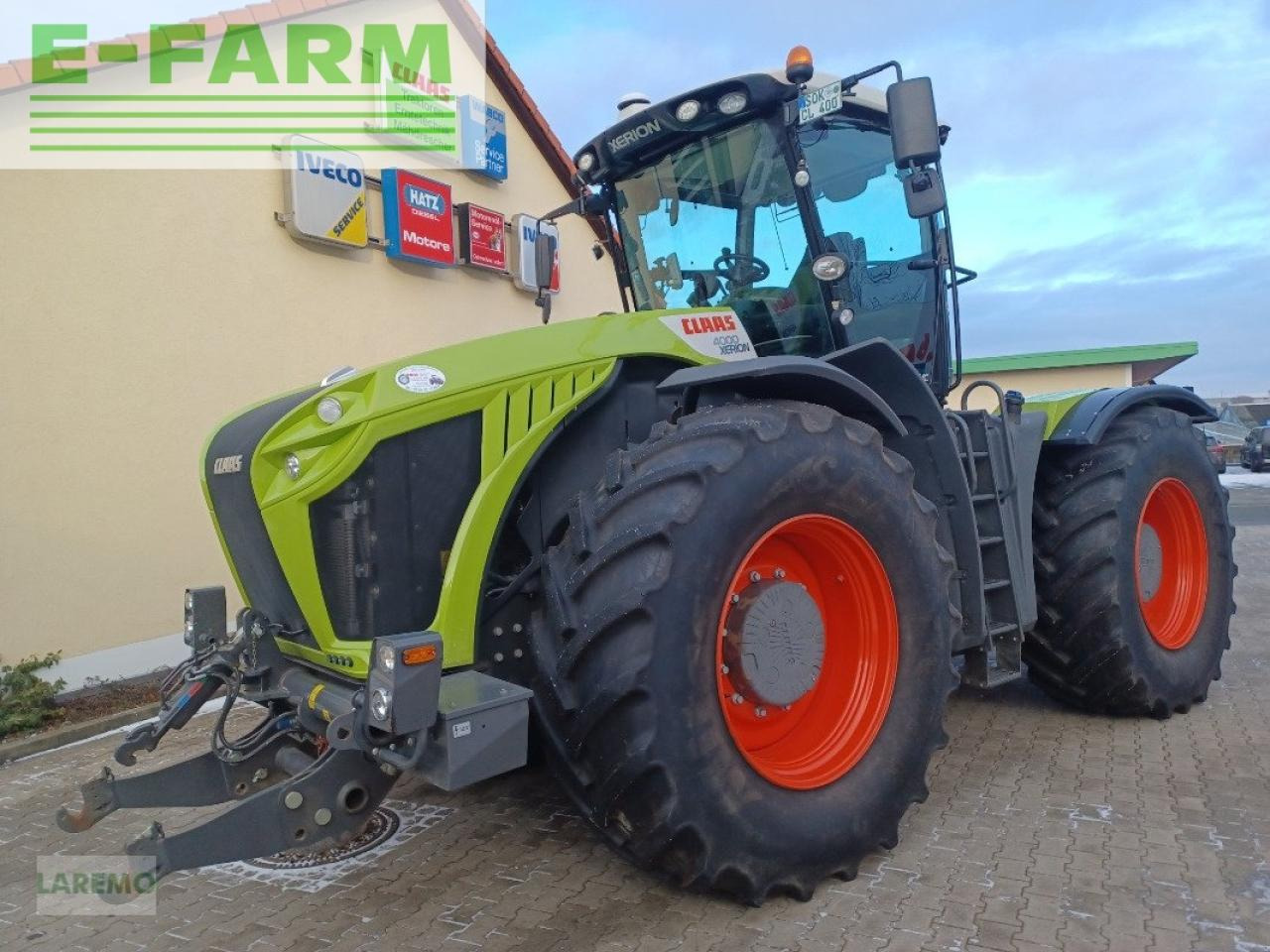 Farm tractor CLAAS xerion 4000 vc: picture 2