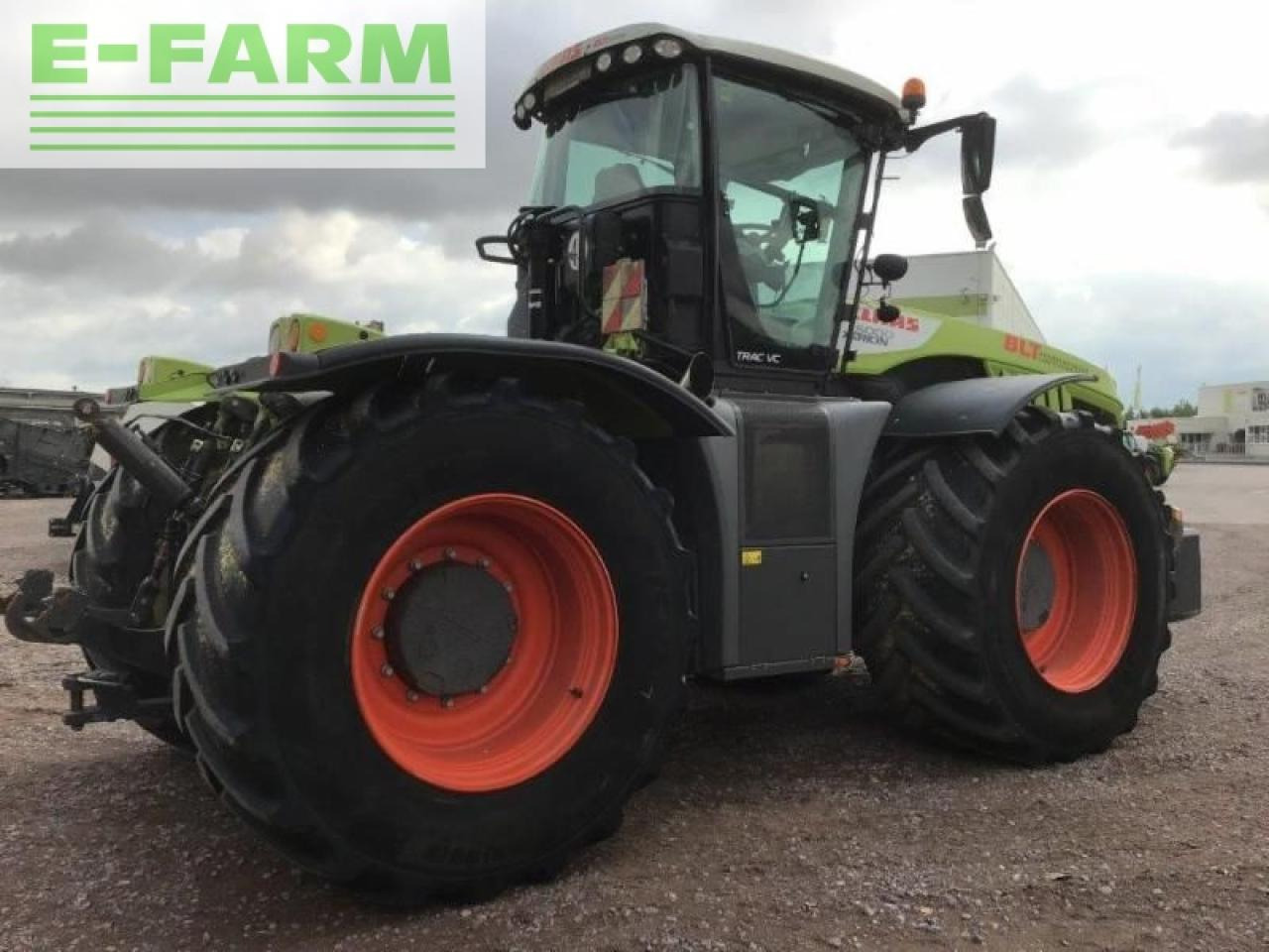 Farm tractor CLAAS xerion 5000 trac: picture 4