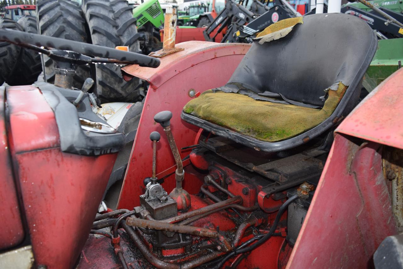 Farm tractor Case-IH 383: picture 3