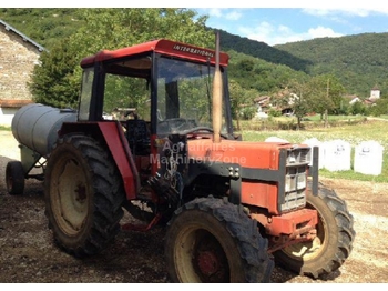 Farm tractor Case IH Tracteur 733: picture 1