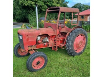 Farm tractor David Brown 880: picture 1