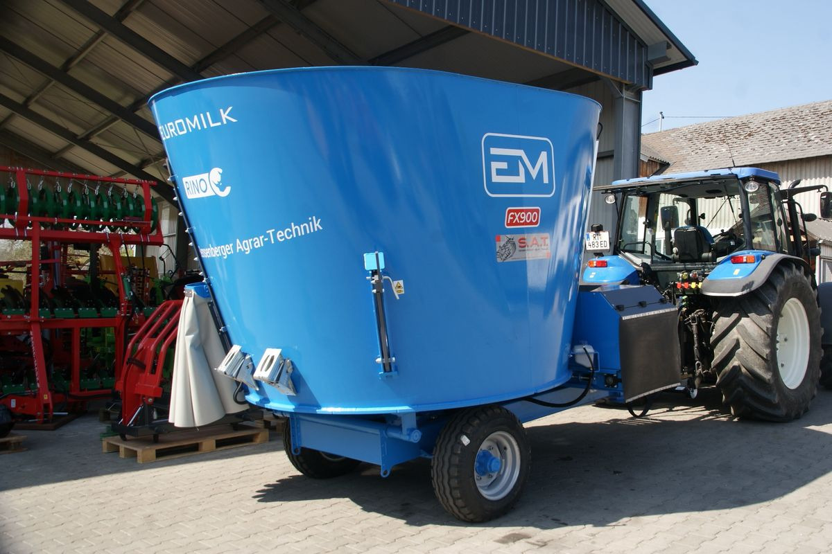 New Forage mixer wagon Euromilk Rino FX 900-NEU: picture 4
