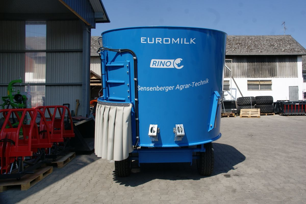 New Forage mixer wagon Euromilk Rino FX 900-NEU: picture 3