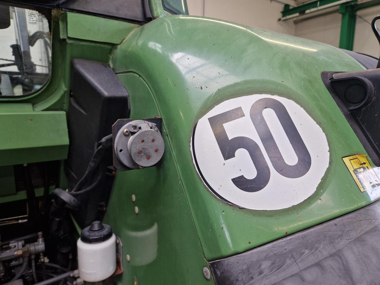 Farm tractor Fendt 515C: picture 15