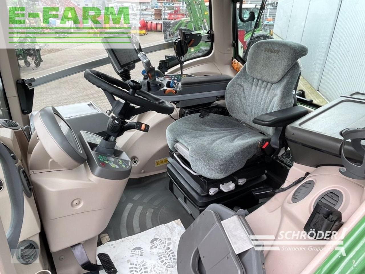 Farm tractor Fendt 828 s4 profi plus: picture 6