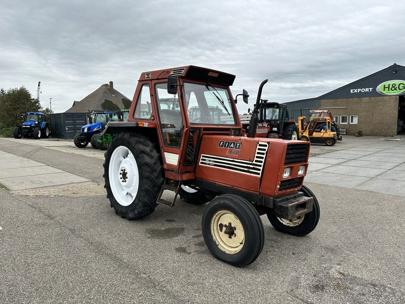 Farm tractor Fiat 680: picture 3