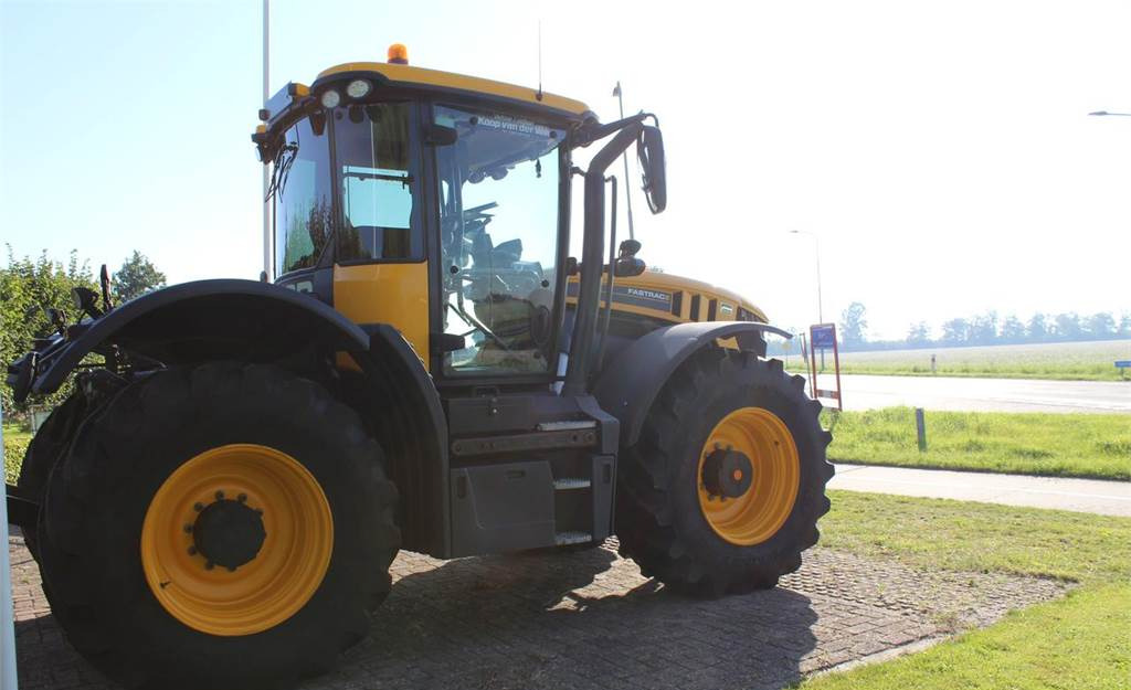 Farm tractor JCB 4220 Fastrac: picture 4