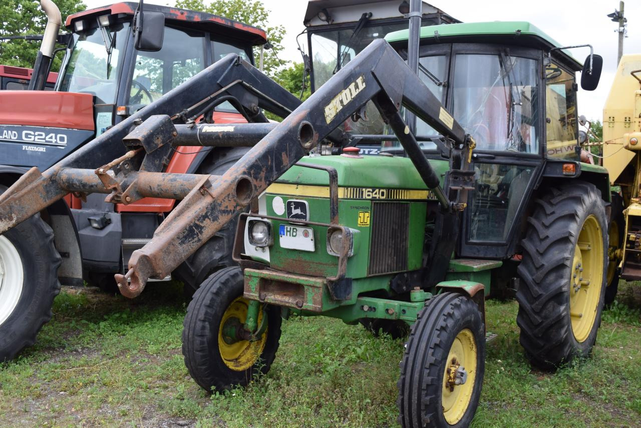 Farm tractor John Deere 1640: picture 2
