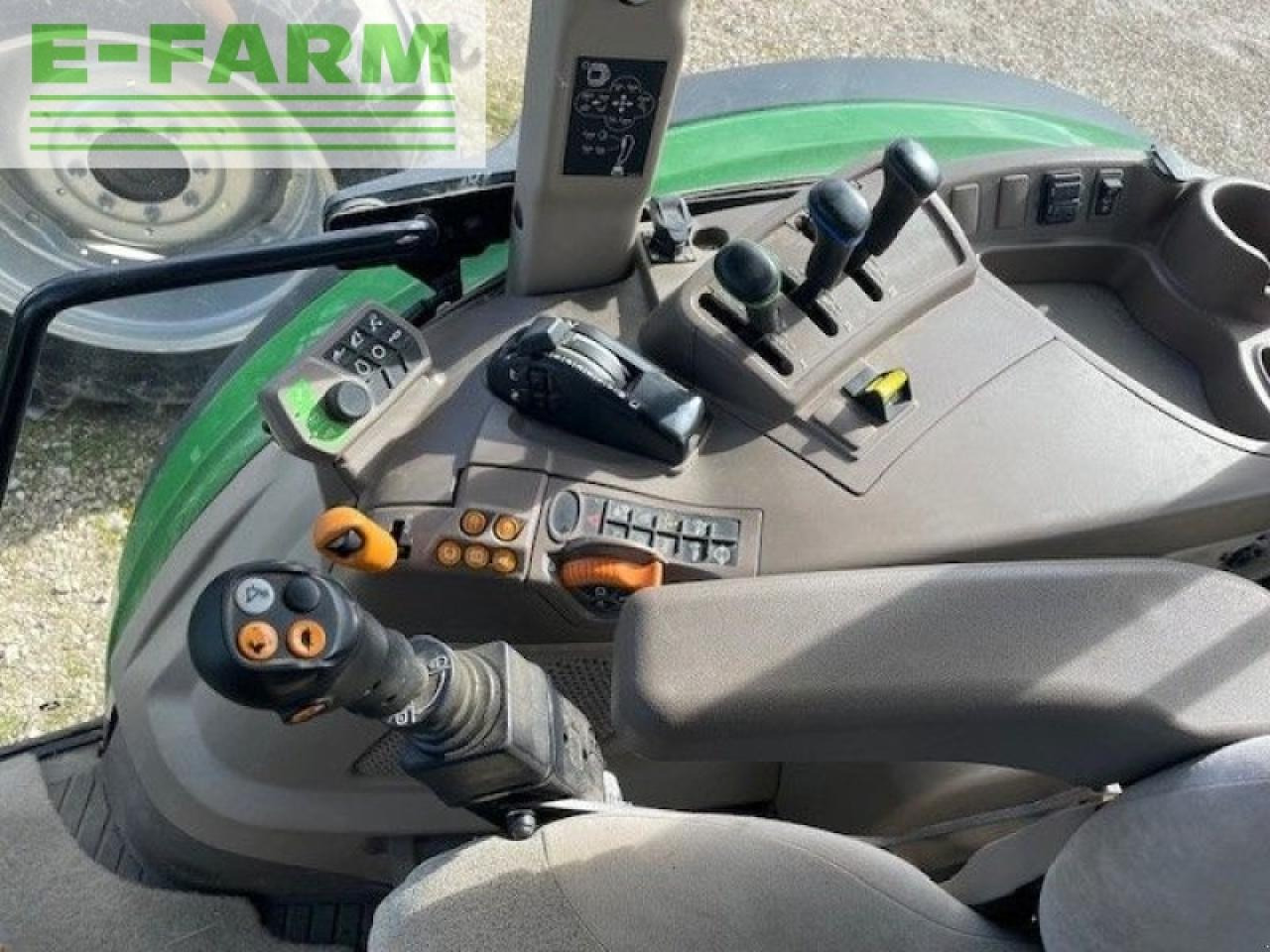 Farm tractor John Deere 5100 r: picture 6