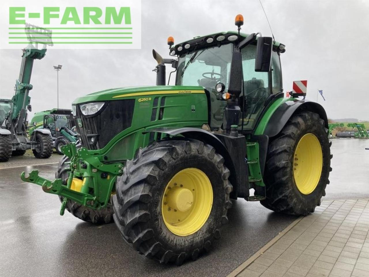 Farm tractor John Deere 6250r: picture 4