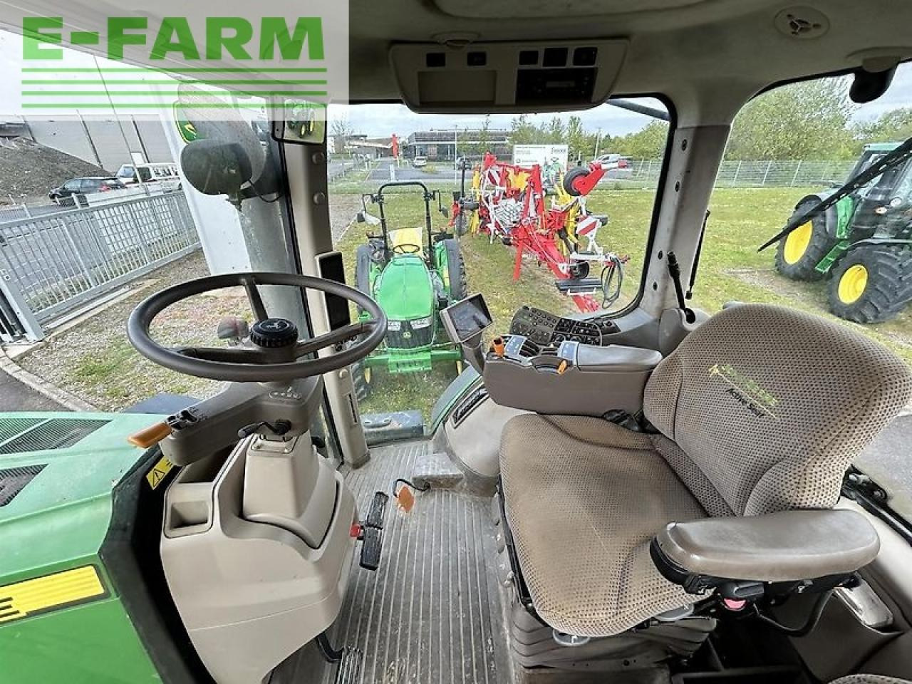 Farm tractor John Deere 7260r: picture 6