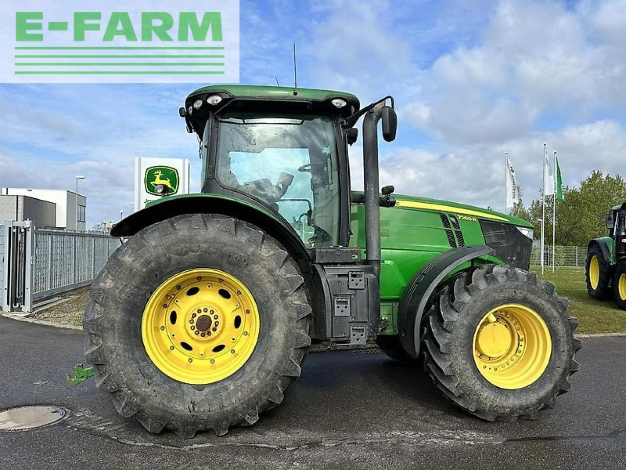 Farm tractor John Deere 7260r: picture 4
