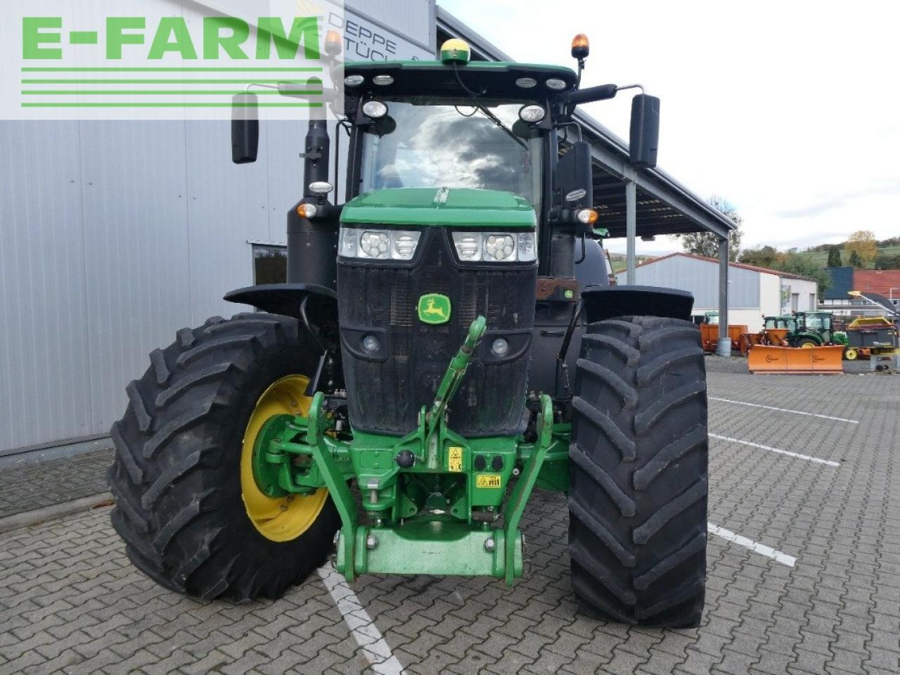 Farm tractor John Deere 7290r: picture 3