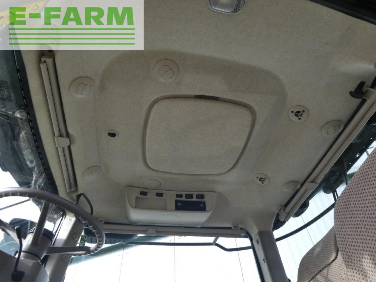 Farm tractor John Deere 7290r: picture 13