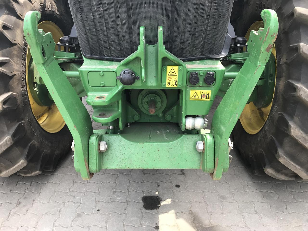 Farm tractor John Deere 7R 330 (MY21): picture 4
