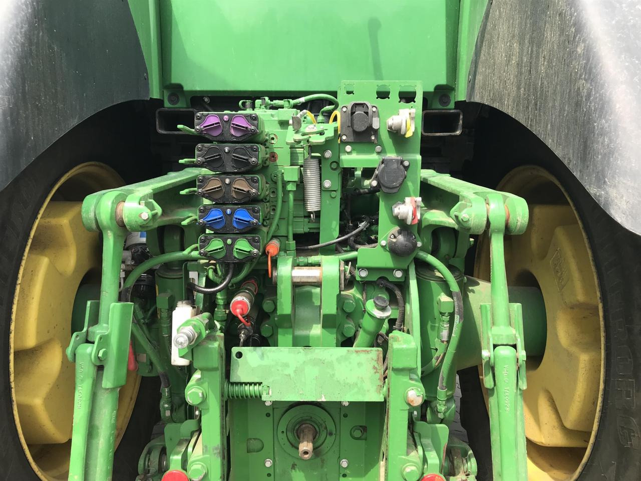 Farm tractor John Deere 7R 330 (MY21): picture 6