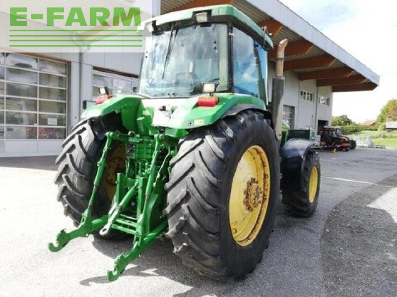 Farm tractor John Deere 8200: picture 5