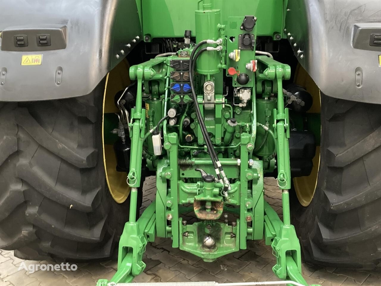 Farm tractor John Deere 8320R: picture 11