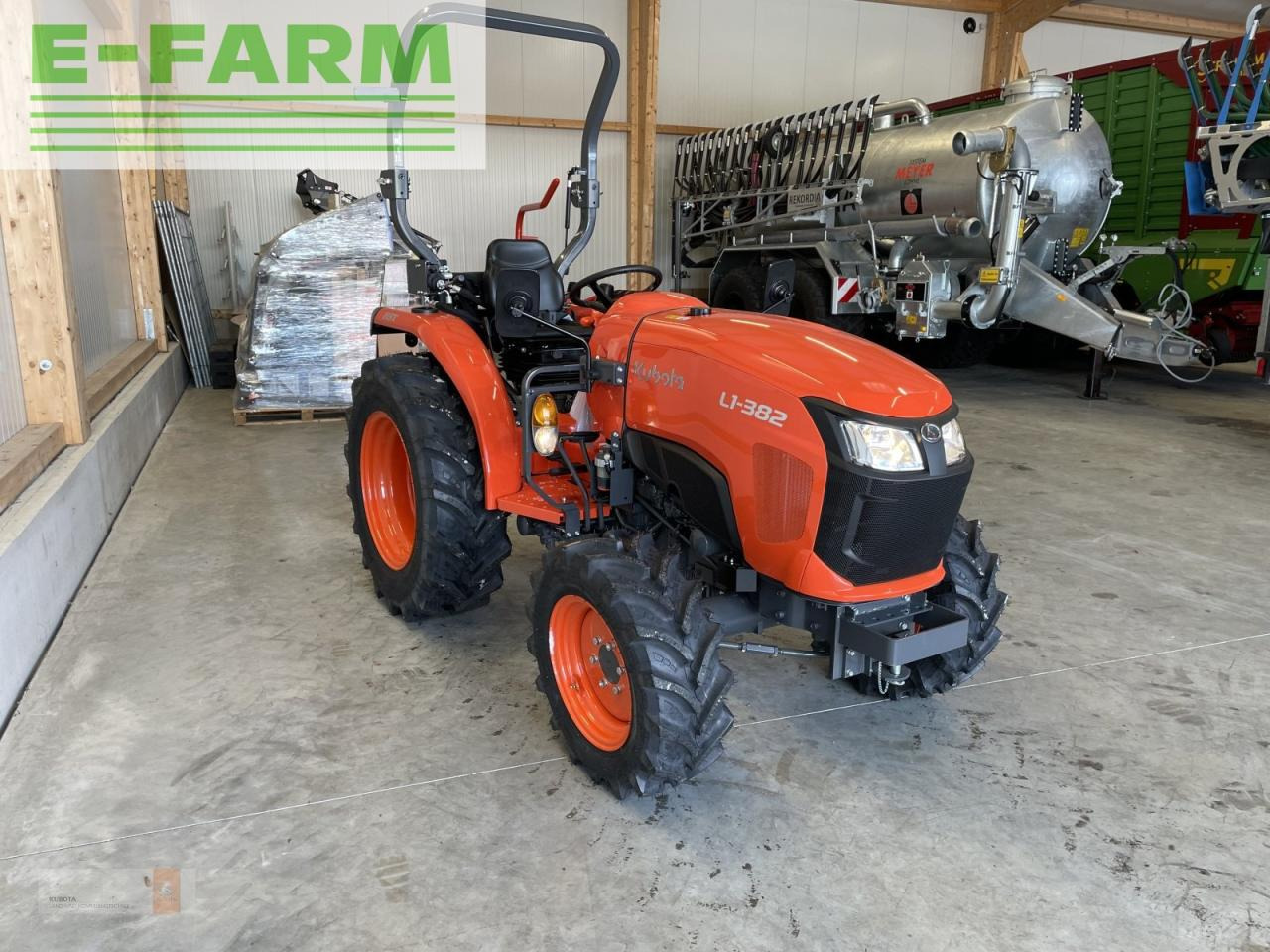 Farm tractor Kubota l1-382: picture 5