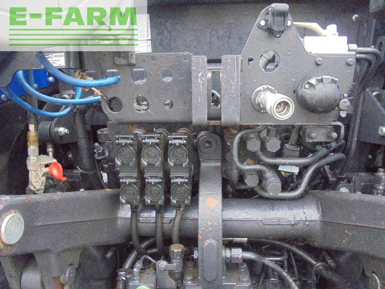 Farm tractor Landini 7-160: picture 6