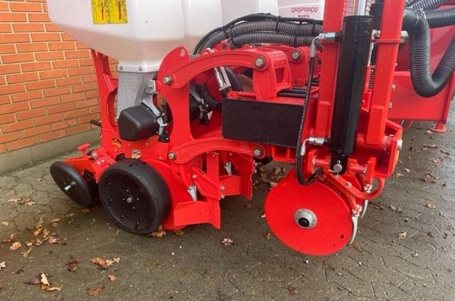 Seed drill Maschio Gaspardo Manta XL 12 rk Isotronic: picture 4