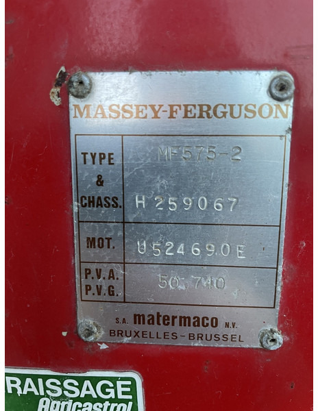 Farm tractor Massey Ferguson 575: picture 14