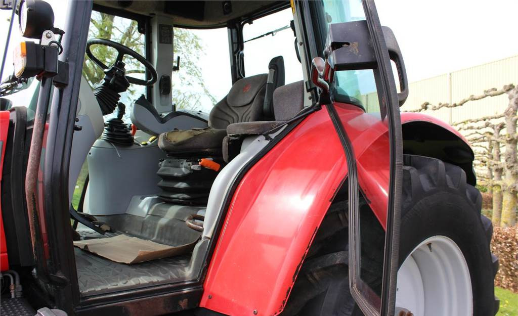 Farm tractor Massey Ferguson 6480: picture 11