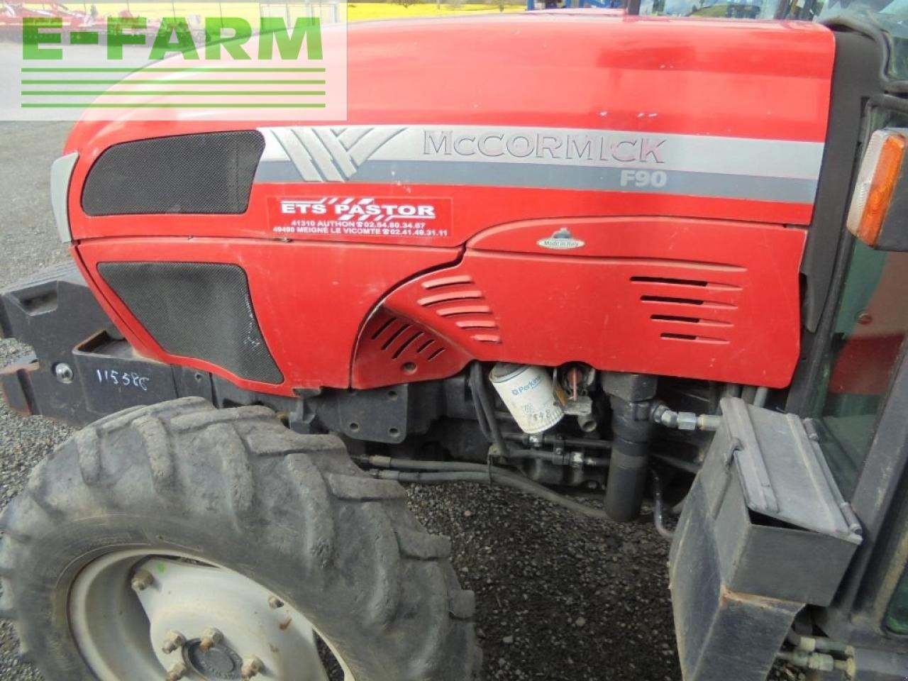 Farm tractor McCormick f90: picture 2