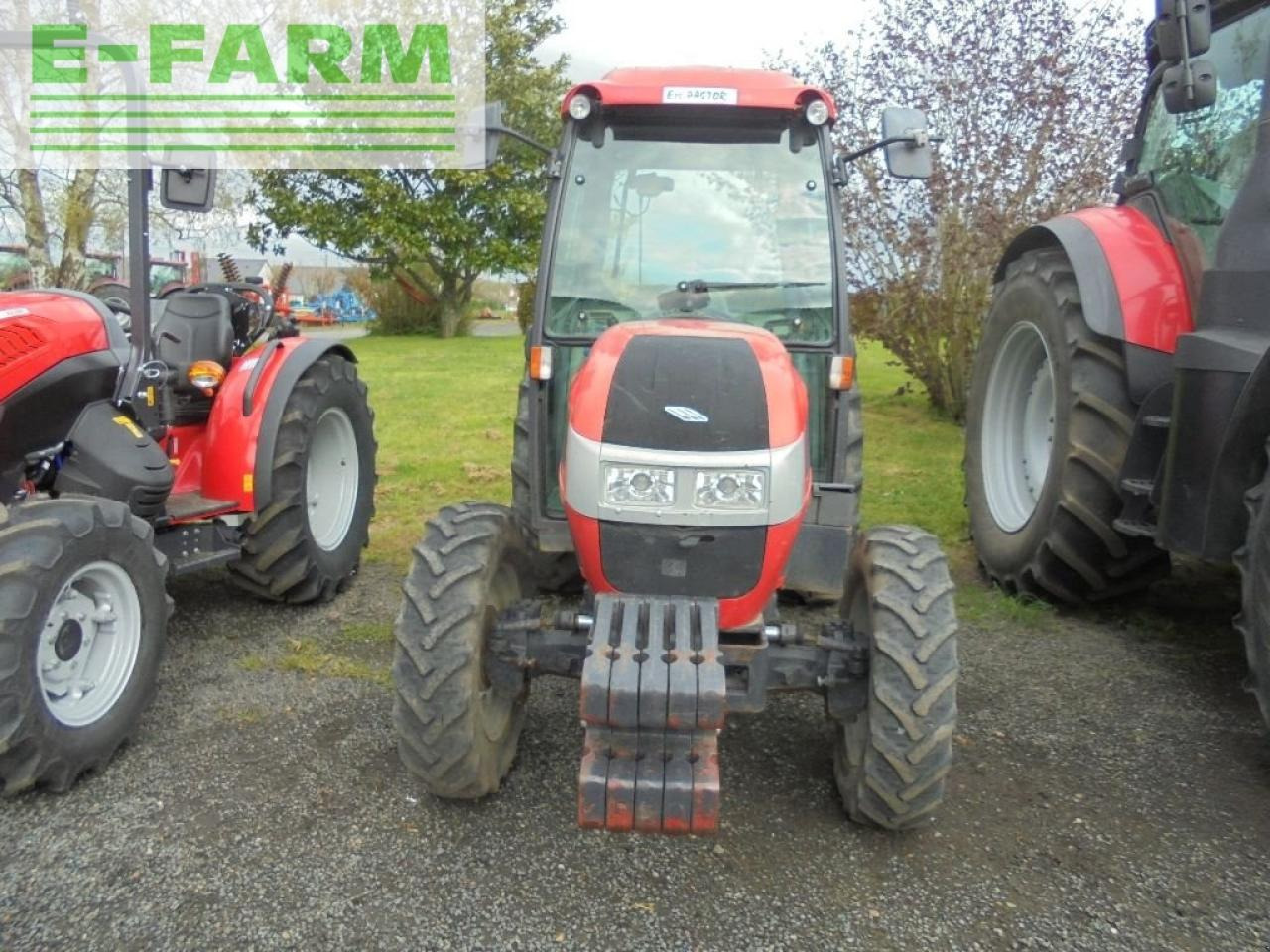 Farm tractor McCormick f90: picture 3
