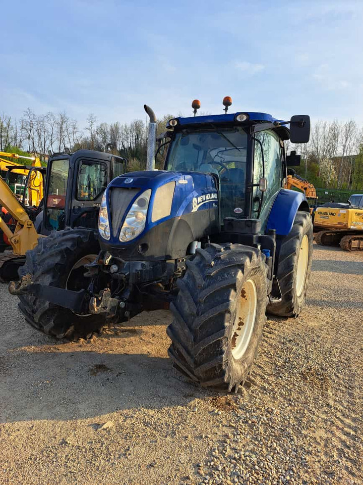 Farm tractor NEW HOLLAND T7 210: picture 2