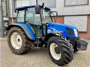 Farm tractor New Holland T5060: picture 4