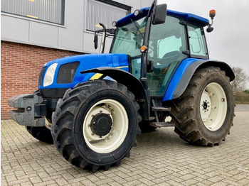 Farm tractor New Holland T5060: picture 2