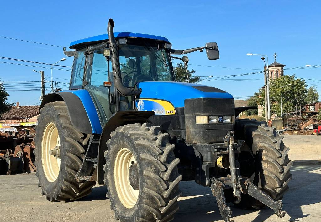Farm tractor New Holland TM 190: picture 8