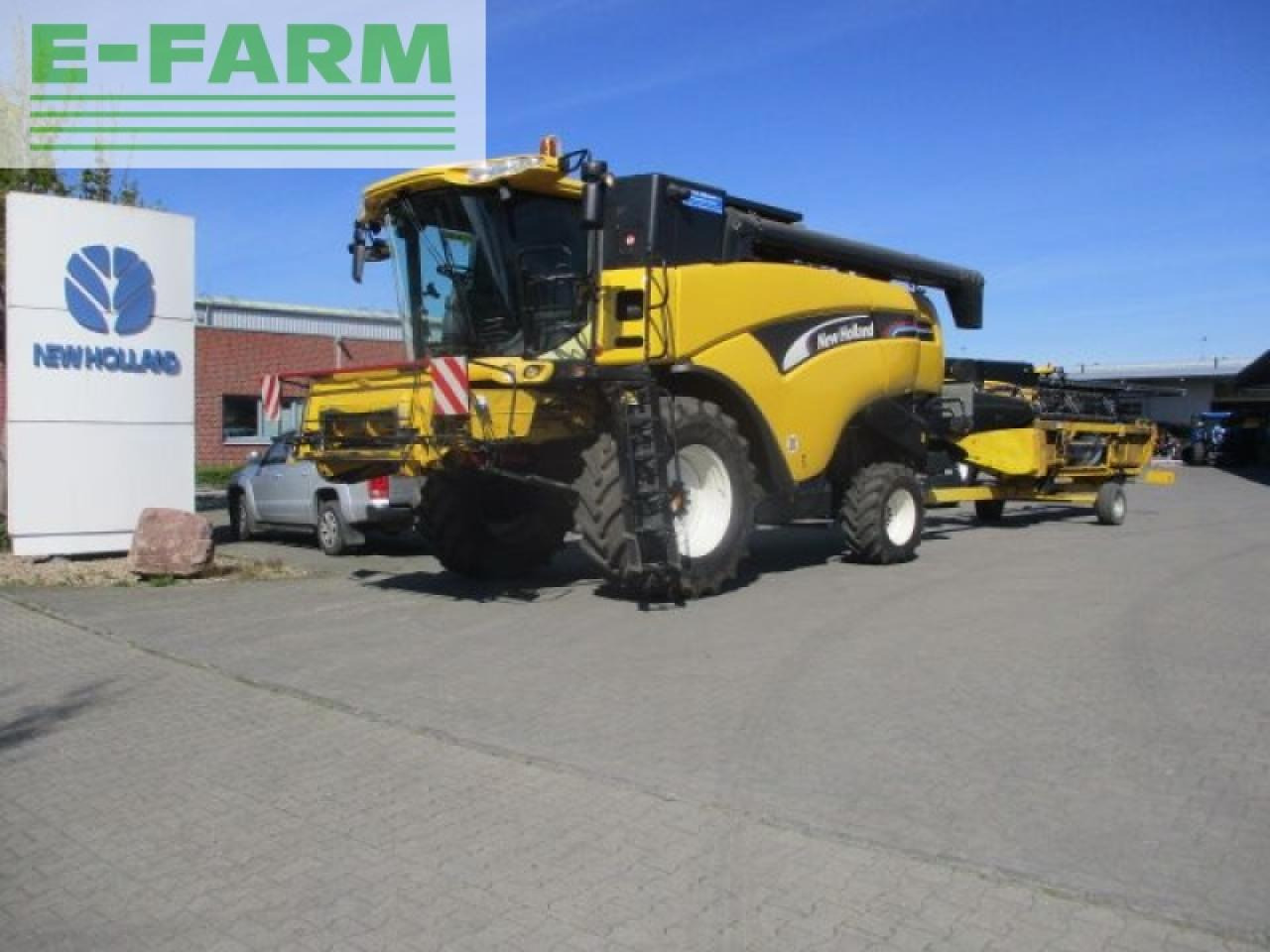Combine harvester New Holland cx 740: picture 2