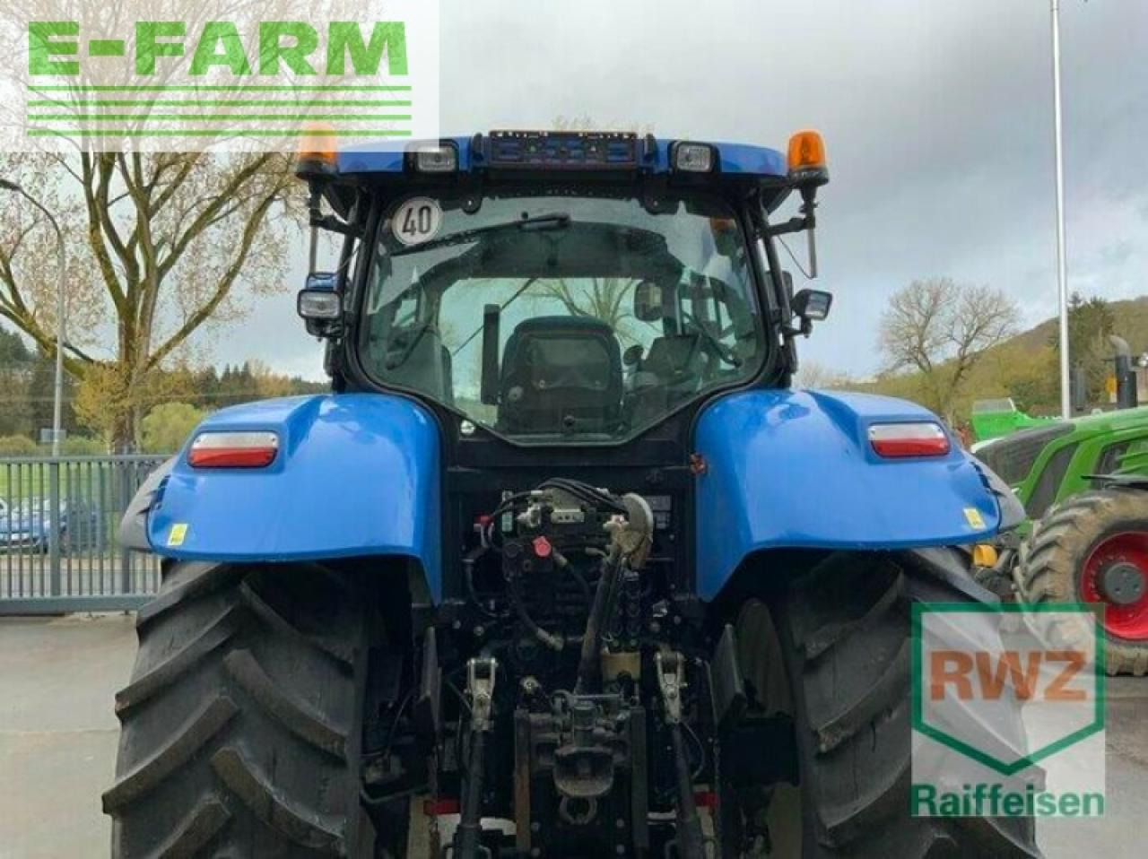 Farm tractor New Holland t6050: picture 9