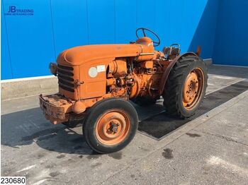 Farm tractor Renault R 7052: picture 1