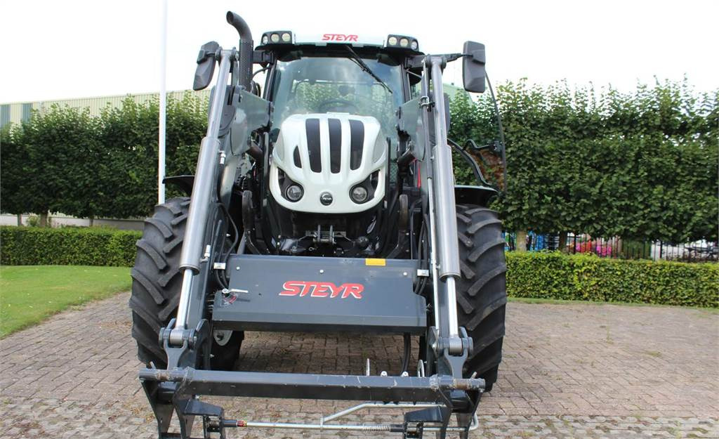 Farm tractor Steyr 6145 Profi CVT: picture 12