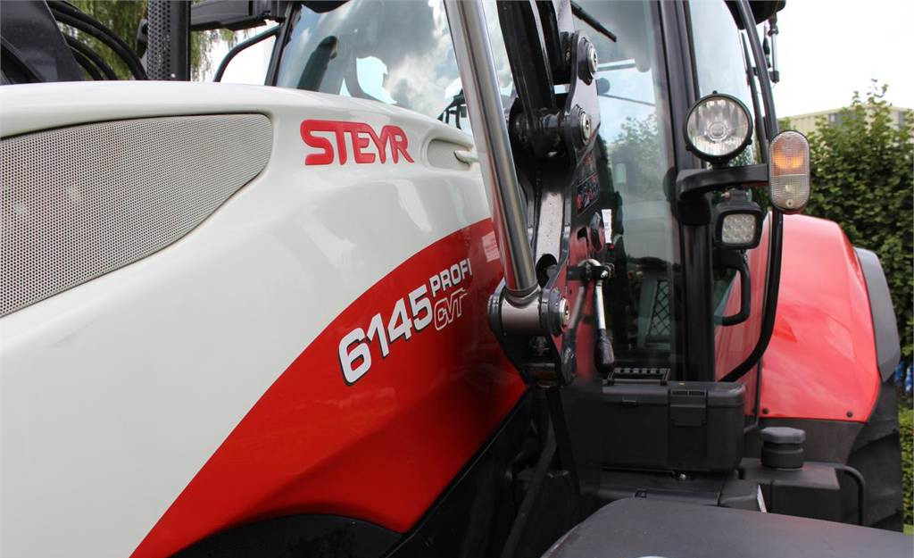 Farm tractor Steyr 6145 Profi CVT: picture 3