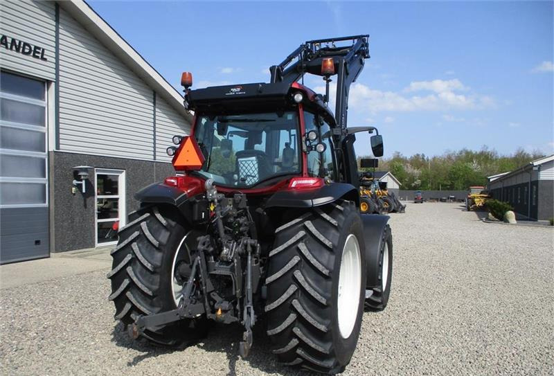 Farm tractor Valtra G135 Active DK - SOM NY med alt udstyr og frontlæs: picture 18
