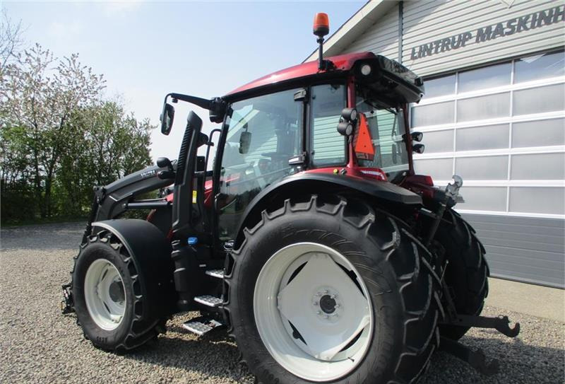 Farm tractor Valtra G135 Active DK - SOM NY med alt udstyr og frontlæs: picture 13