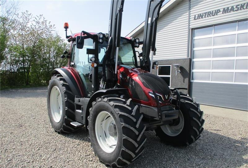 Farm tractor Valtra G135 Active DK - SOM NY med alt udstyr og frontlæs: picture 21