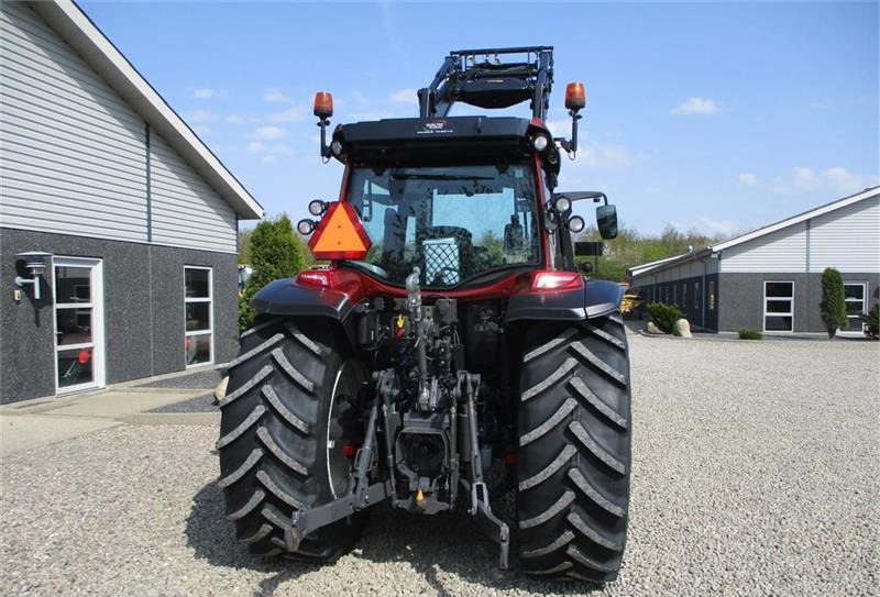 Farm tractor Valtra G135 Active DK - SOM NY med alt udstyr og frontlæs: picture 19