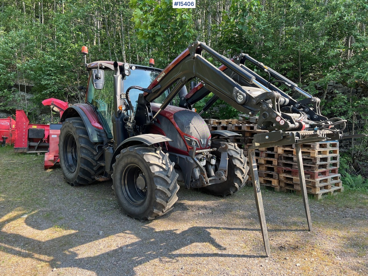 Farm tractor Valtra N104: picture 12