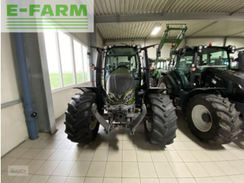 Farm tractor Valtra g135 versu: picture 4