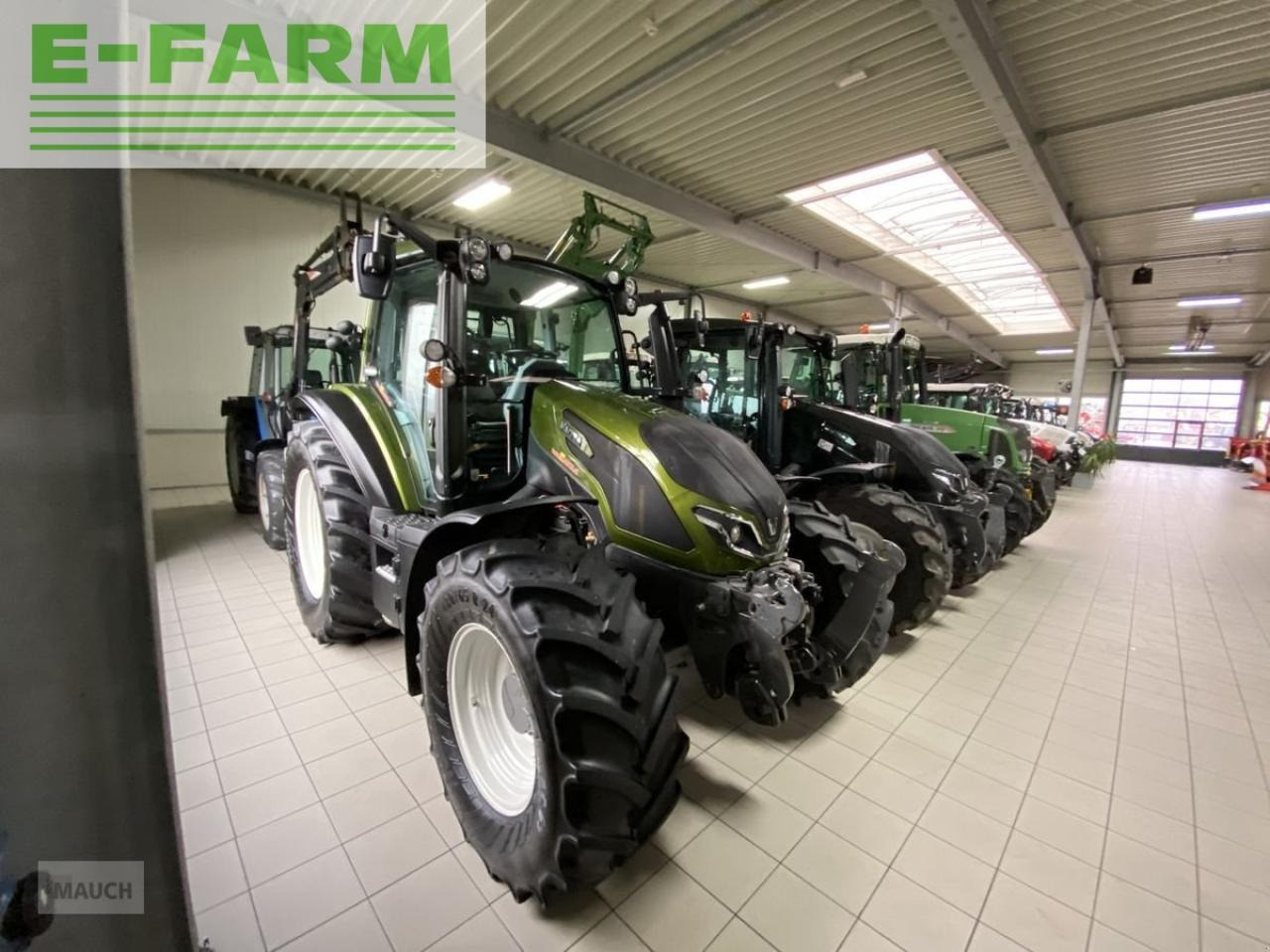 Farm tractor Valtra g135 versu: picture 2