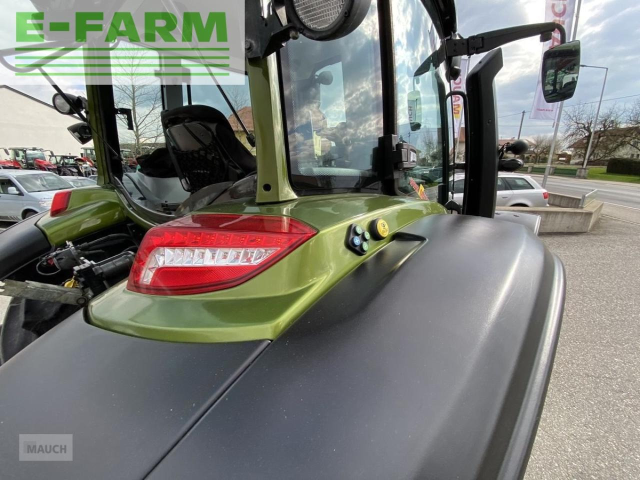 Farm tractor Valtra g135 versu: picture 7