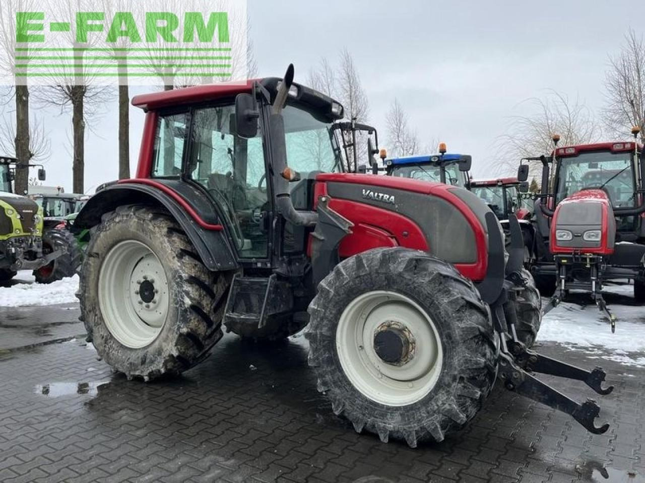 Farm tractor Valtra n121 hitech: picture 4