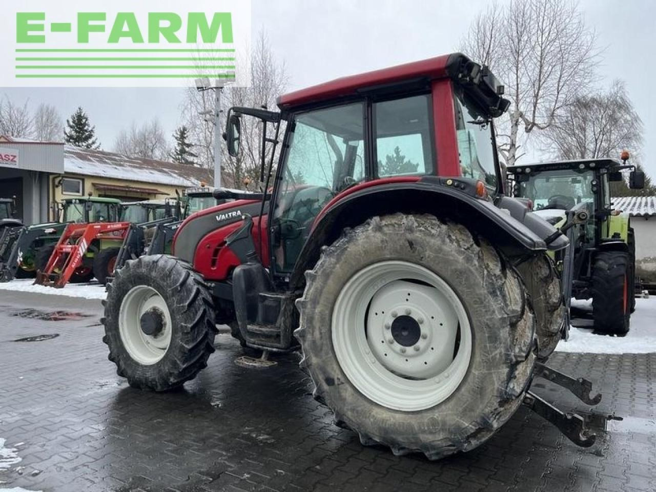 Farm tractor Valtra n121 hitech: picture 8